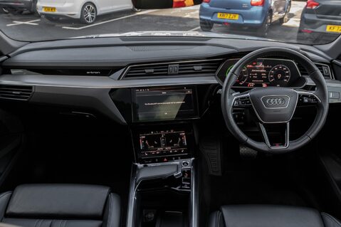 Audi E-Tron SPORTBACK QUATTRO S LINE 3