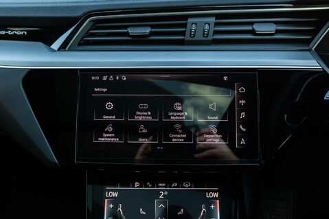 Audi E-Tron SPORTBACK QUATTRO S LINE 27