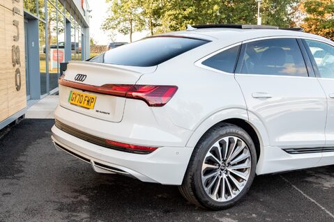 Audi E-Tron SPORTBACK QUATTRO S LINE 8
