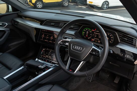 Audi E-Tron SPORTBACK QUATTRO S LINE
