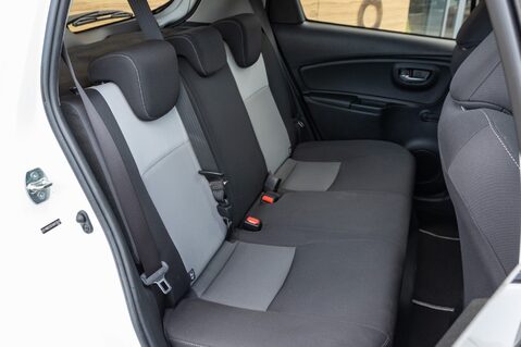 Toyota Yaris VVT-I DESIGN 30