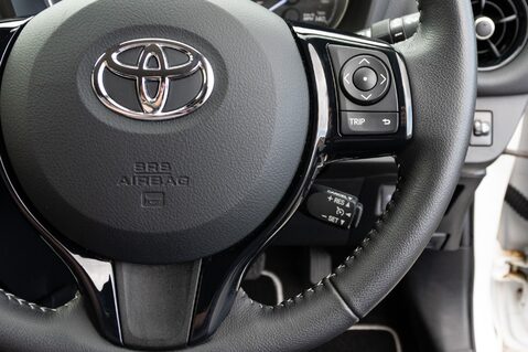 Toyota Yaris VVT-I DESIGN 20