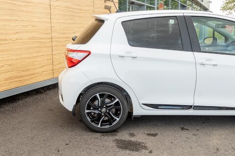 Toyota Yaris VVT-I DESIGN 7