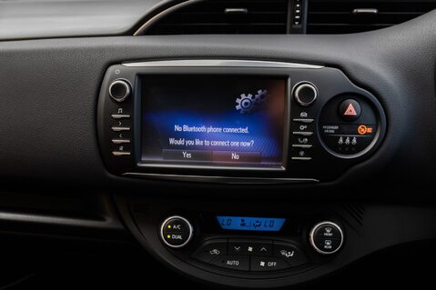 Toyota Yaris VVT-I DESIGN 25
