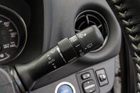 Toyota Yaris VVT-I DESIGN 18