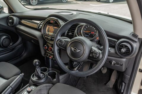 Mini Hatch COOPER 4