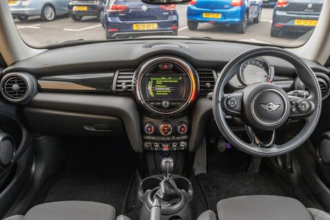 Mini Hatch COOPER 3
