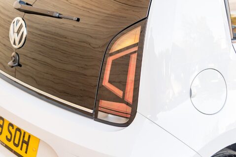 Volkswagen Up HIGH UP TSI 9