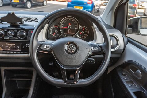 Volkswagen Up HIGH UP TSI 21