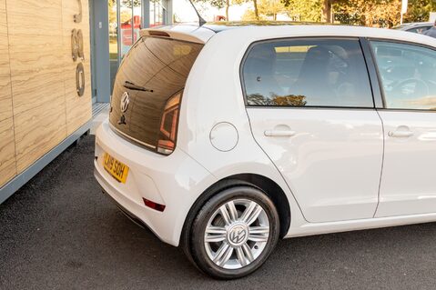 Volkswagen Up HIGH UP TSI 8