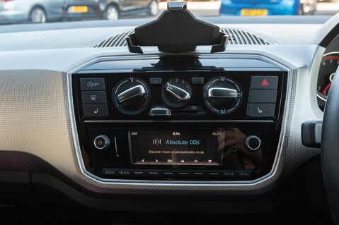 Volkswagen Up HIGH UP TSI 22