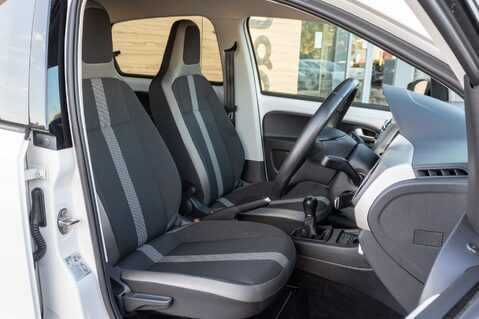 Volkswagen Up HIGH UP TSI 26