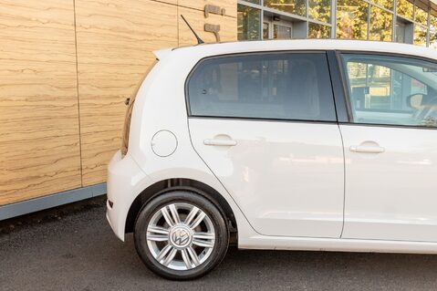 Volkswagen Up HIGH UP TSI 7