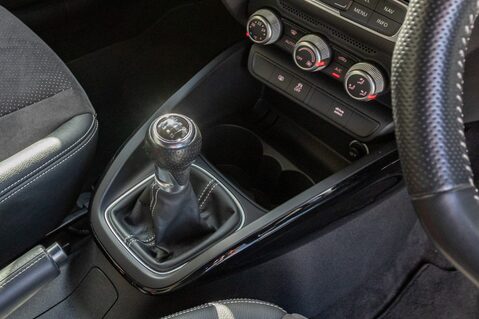 Audi A1 TFSI BLACK EDITION NAV 32