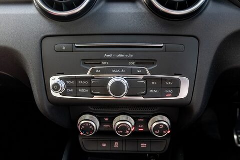 Audi A1 TFSI BLACK EDITION NAV 33