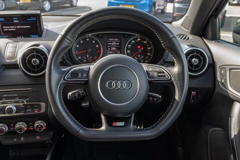 Audi A1 TFSI BLACK EDITION NAV 21