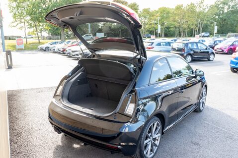 Audi A1 TFSI BLACK EDITION NAV 35