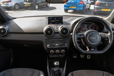 Audi A1 TFSI BLACK EDITION NAV 3