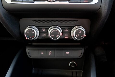 Audi A1 TFSI BLACK EDITION NAV 29