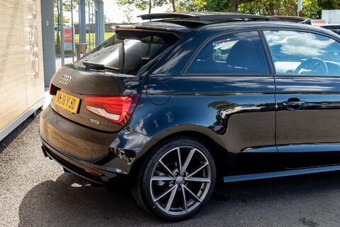 Audi A1 TFSI BLACK EDITION NAV 8