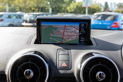 Audi A1 TFSI BLACK EDITION NAV 28