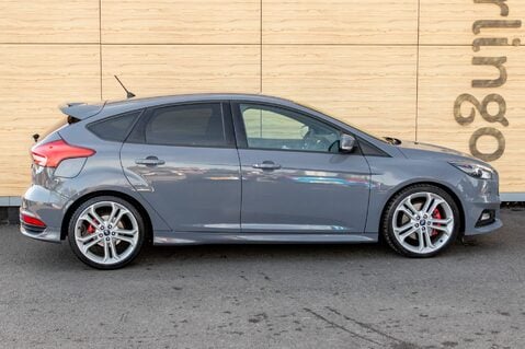 Ford Focus ST-3 10