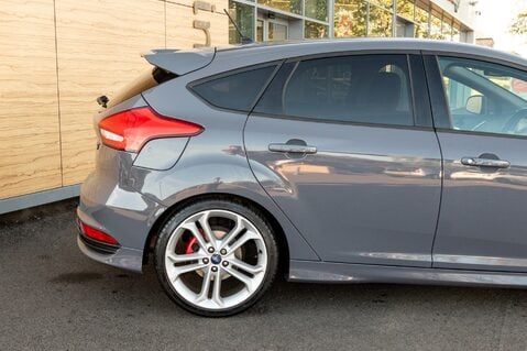 Ford Focus ST-3 7