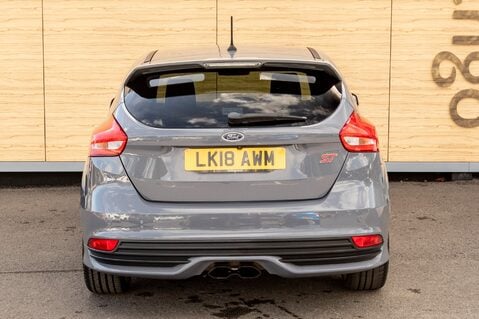 Ford Focus ST-3 6