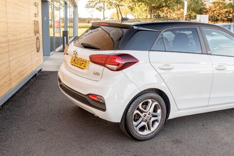 Hyundai i20 T-GDI PLAY 8