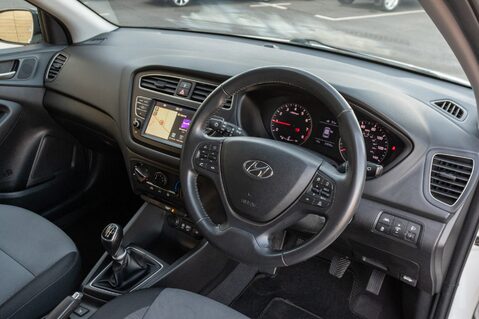 Hyundai i20 T-GDI PLAY 4