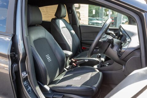Ford Fiesta ST-LINE X 29