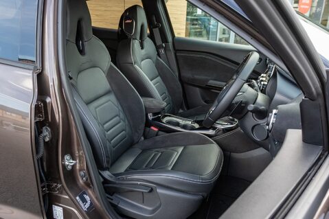 Nissan Juke DIG-T TEKNA PLUS DCT 29