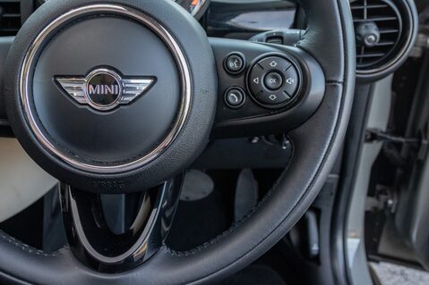 Mini Hatch COOPER 20