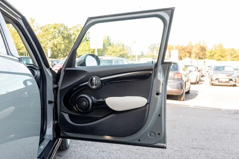 Mini Hatch COOPER 14