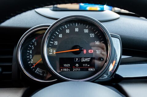 Mini Hatch COOPER 15