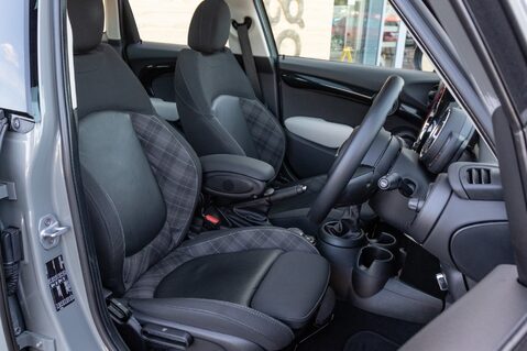 Mini Hatch COOPER 32