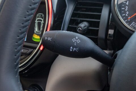 Mini Hatch COOPER 17