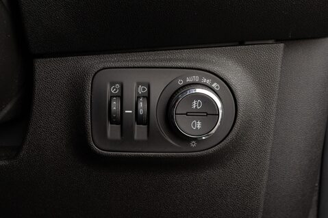 Vauxhall Corsa SRI NAV 16