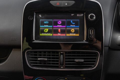 Renault Clio ICONIC TCE 23