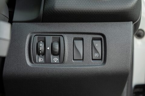 Renault Clio ICONIC TCE 16