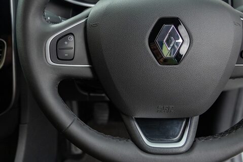 Renault Clio ICONIC TCE 20