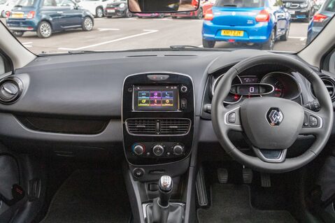 Renault Clio ICONIC TCE 3