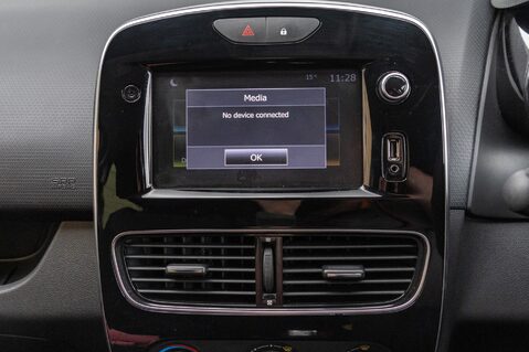 Renault Clio ICONIC TCE 24