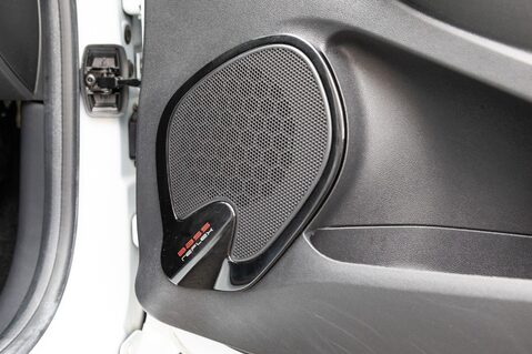 Renault Clio ICONIC TCE 17