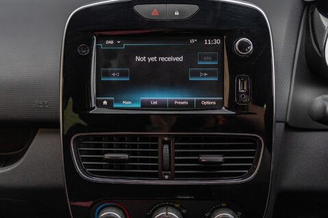 Renault Clio ICONIC TCE 29