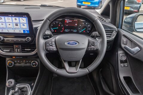 Ford Fiesta TITANIUM 21