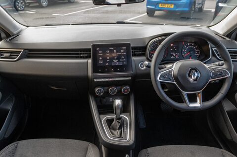 Renault Clio ICONIC TCE 3