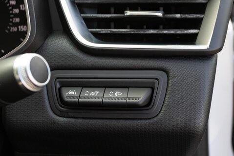 Renault Clio ICONIC TCE 16