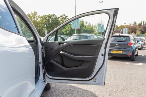 Renault Clio ICONIC TCE 14