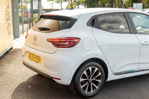 Renault Clio ICONIC TCE 8